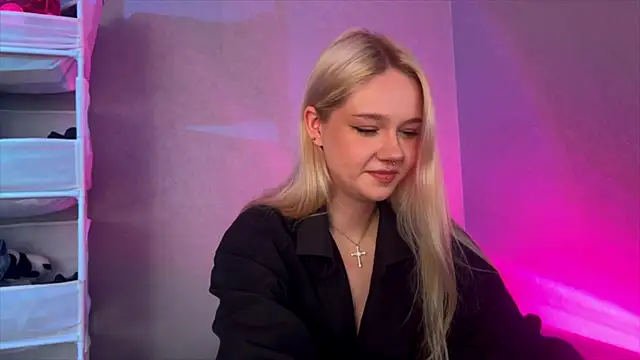 Snapshot of MichelleMargiela chatting on June 2026 12:20:01 AM MichelleMargiela online show from June 2026 12:20:01 AM