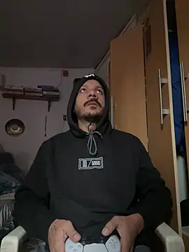Tito3004 online show from June 2026 06:36:02 PM
