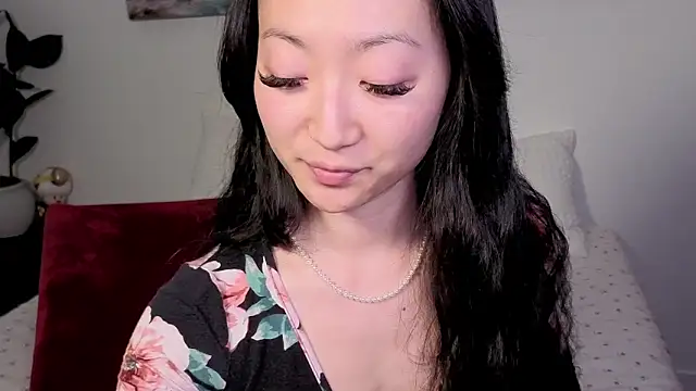Snapshot of MySweetSofie chatting on October 2025 09:48:02 PM MySweetSofie online show from October 2025 09:48:02 PM