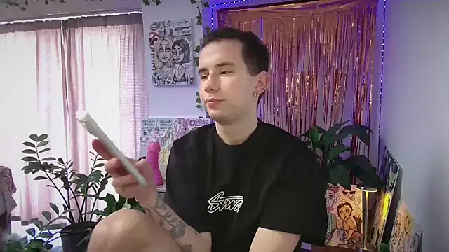 Snapshot of Moon_boyy chatting on June 2026 02:33:02 PM Moon boyy online show from June 2026 02:33:02 PM
