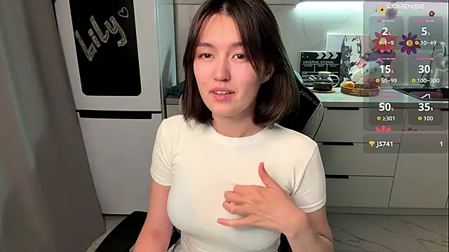LilyPopss online show from June 2026 06:36:02 PM