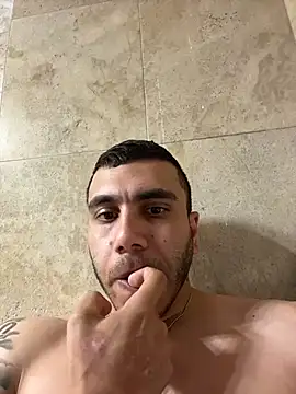 Snapshot of skinnyarab1995 chatting on June 2026 11:20:01 PM skinnyarab1995 online show from June 2026 11:20:01 PM