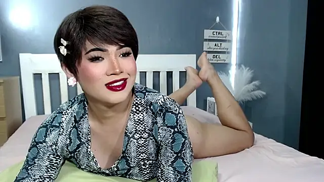 STUCK on YOU  online show from November 2025 08:02:01 PM