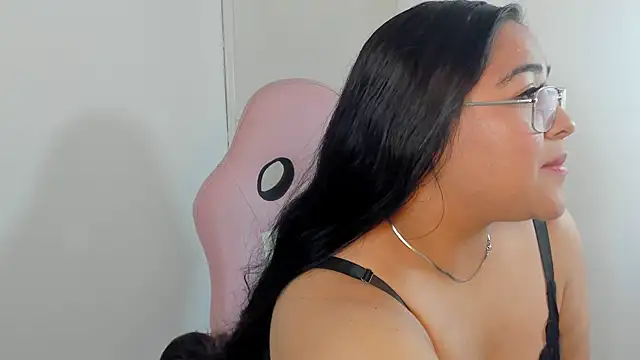 Snapshot of KimmyBellari chatting on June 2026 03:34:01 AM KimmyBellari online show from June 2026 03:34:01 AM