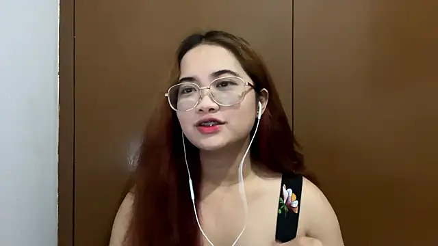 Snapshot of BeverlyKulcona chatting on June 2026 12:02:01 PM BeverlyKulcona online show from June 2026 12:02:01 PM