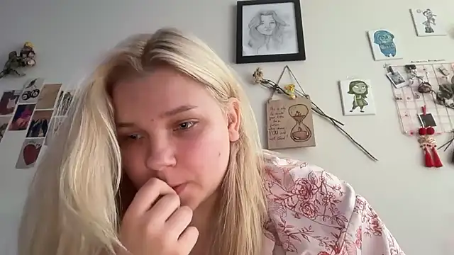 Snapshot of Laveliari chatting on June 2026 01:55:01 AM Laveliari online show from June 2026 01:55:01 AM