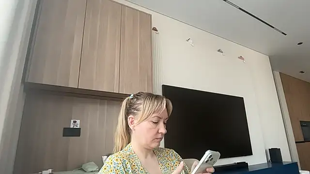 Dorielle online show from June 2026 06:30:02 AM