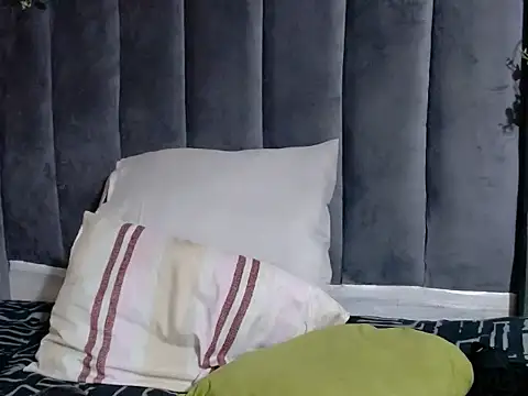 creamyslender23 online show from June 2026 07:11:01 PM
