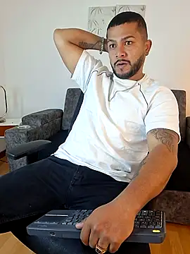 BrunoSilva  online show from August 2026 11:27:01 AM