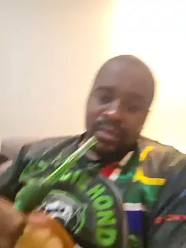 Snapshot of shakazulu30 chatting on June 2026 10:10:02 AM shakazulu30 online show from June 2026 10:10:02 AM