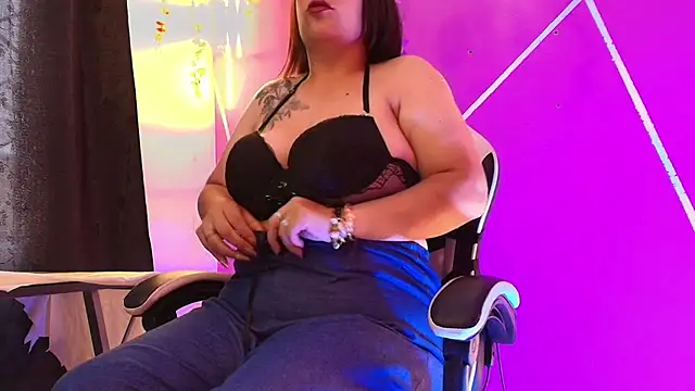 CurvyMilen online show from June 2026 08:14:02 PM