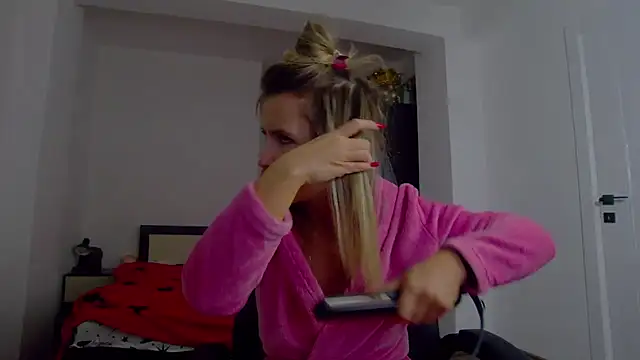 DedeSibel online show from January 2026 02:01:02 PM