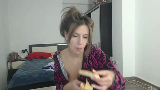 DedeSibel online show from February 2025 02:37:01 PM