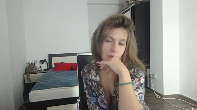 DedeSibel online show from February 2025 10:41:01 AM