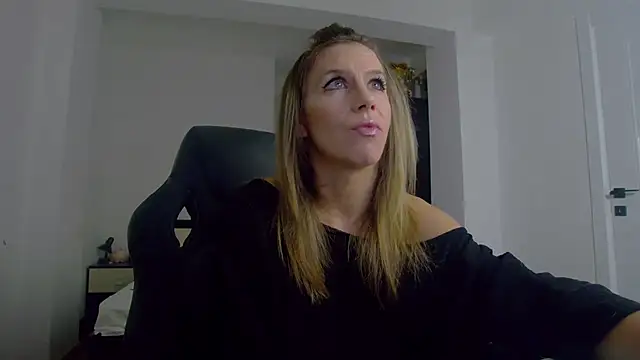 DedeSibel online show from February 2026 02:37:01 PM