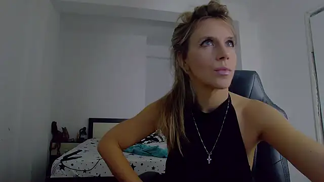 DedeSibel online show from October 2025 03:48:01 PM