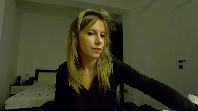 DedeSibel online show from March 2026 04:18:02 PM