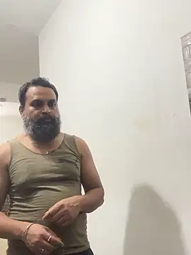 Snapshot of beast_bearded_dady chatting on July 2026 05:01:02 PM beast bearded dady online show from July 2026 05:01:02 PM