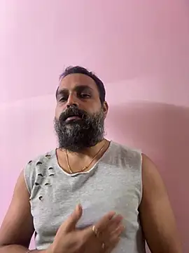 Snapshot of beast_bearded_dady chatting on June 2026 07:30:02 PM beast bearded dady online show from June 2026 07:30:02 PM
