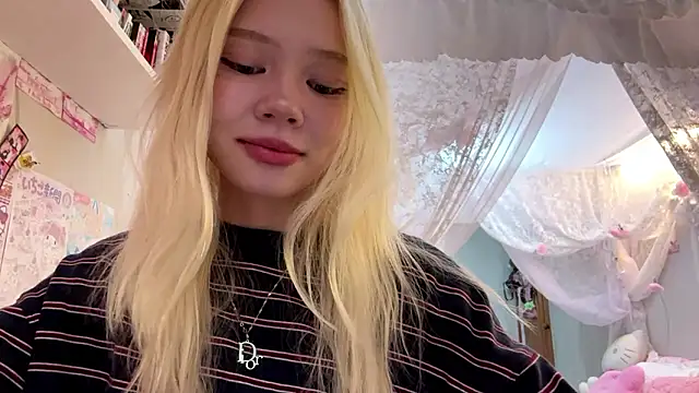 LinaFloww online show from June 2026 07:13:02 PM