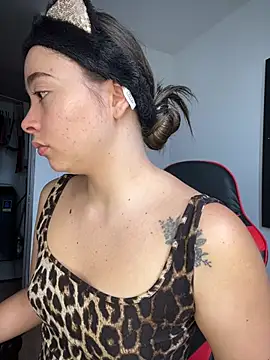 mia bornner online show from July 2026 02:35:01 PM