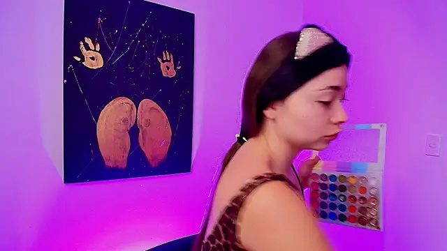 mia bornner online show from June 2026 04:01:01 PM