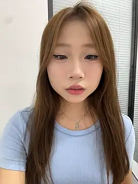 Snapshot of qiqi__77 chatting on June 2026 06:00:01 AM qiqi 77 online show from June 2026 06:00:01 AM