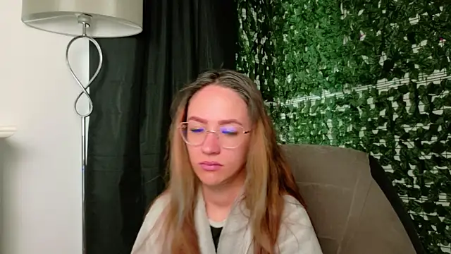Nicole Bliss online show from July 2026 07:09:01 AM