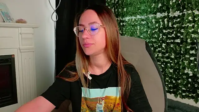 Nicole Bliss online show from July 2026 05:21:02 AM
