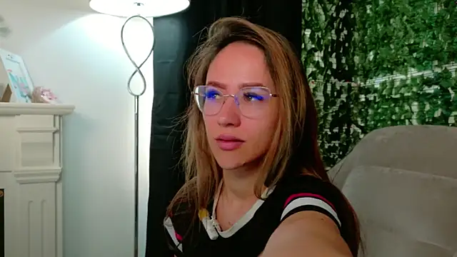 Nicole Bliss online show from July 2026 05:19:02 AM
