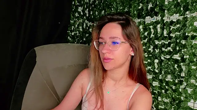 Nicole Bliss online show from July 2026 05:25:02 AM