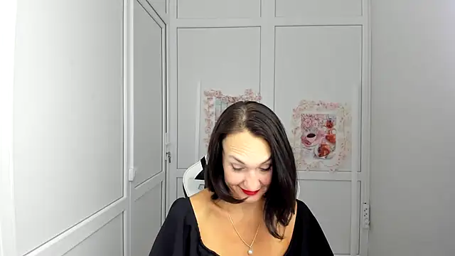 OliviaKateee online show from July 2026 12:24:02 PM