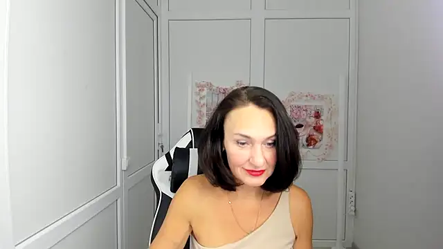 OliviaKateee online show from July 2026 12:23:01 PM