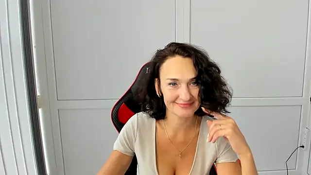 OliviaKateee online show from July 2026 12:05:02 PM
