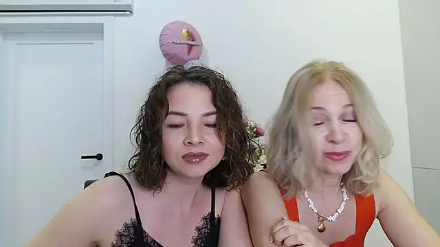 Snapshot of Selenneh chatting on July 2026 04:14:01 PM Selenneh online show from July 2026 04:14:01 PM