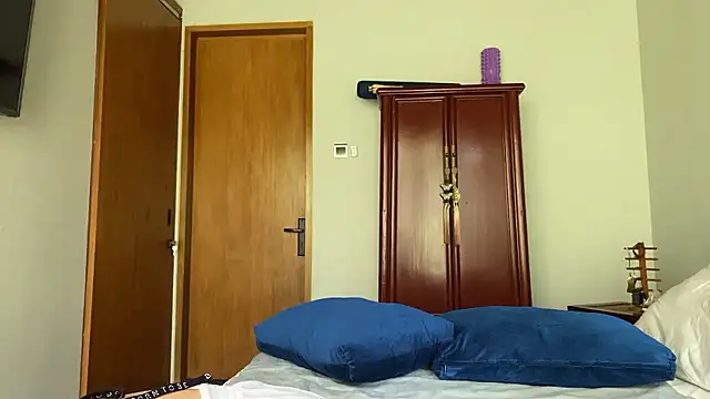 kittycat4you online show from January 2026 05:11:01 AM