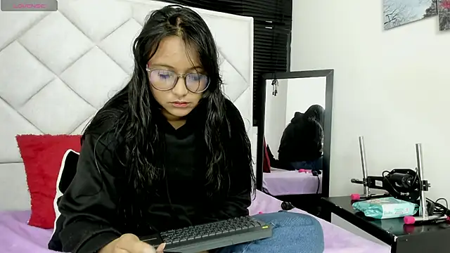 Snapshot of azul_moonn chatting on August 2026 04:28:02 AM azul moonn online show from August 2026 04:28:02 AM