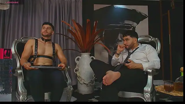 Snapshot of Martin_and_Santiago chatting on July 2026 05:58:02 AM Martin and Santiago online show from July 2026 05:58:02 AM