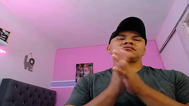 fuego moro online show from June 2026 06:50:01 PM