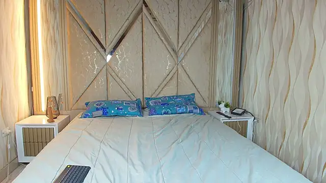 Twinfire zeus online show from July 2026 07:17:01 AM