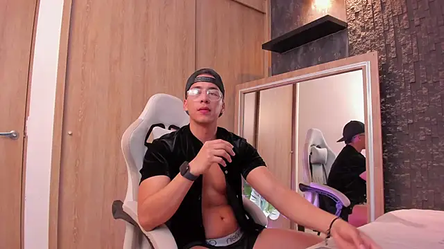 Matias strong1 online show from June 2026 12:00:02 PM