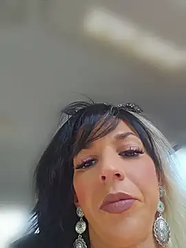 Snapshot of lil_jiggly chatting on July 2026 08:21:01 PM lil jiggly online show from July 2026 08:21:01 PM