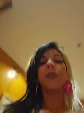 Snapshot of lil_jiggly chatting on July 2026 04:59:01 AM lil jiggly online show from July 2026 04:59:01 AM