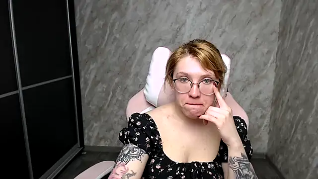 Reginasmilee online show from March 2025 11:12:02 AM