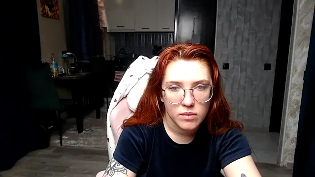 Reginasmilee online show from March 2026 03:27:01 AM