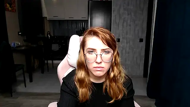 Reginasmilee online show from November 2025 01:54:01 AM