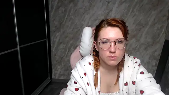 Reginasmilee online show from February 2026 01:40:01 AM