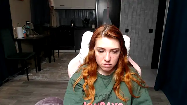 Reginasmilee online show from April 2026 02:39:01 AM