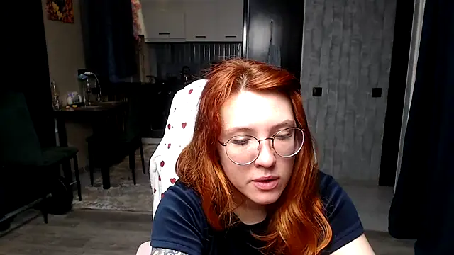 Reginasmilee online show from March 2026 03:48:01 AM