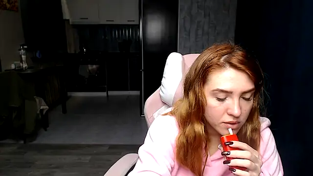 Reginasmilee online show from October 2025 12:44:02 AM